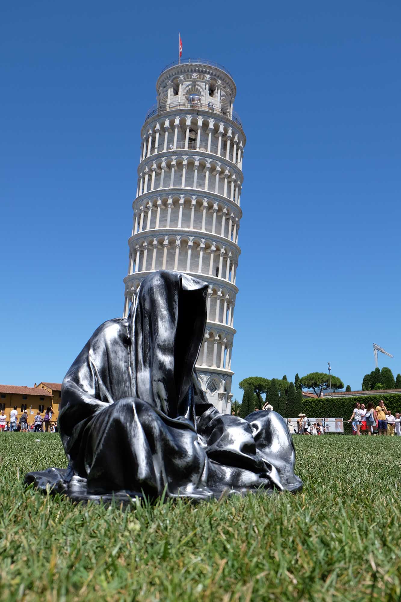 leaning tower of pisa italia guardians of time manfred kielnhofer contemporary fine art modern statue exclusive arts sculpture 3436