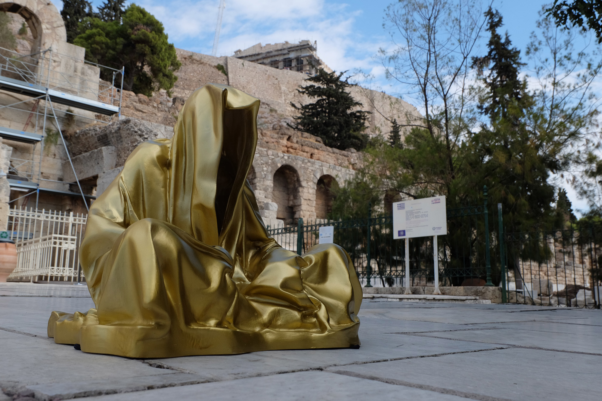 athens-acropolis-guardians-of-time-manfred-kili-kielnhofer-stone-marble-plastic-statue-sculpture-modern-art-fine-arts-arte-gallery-museum-show-8227
